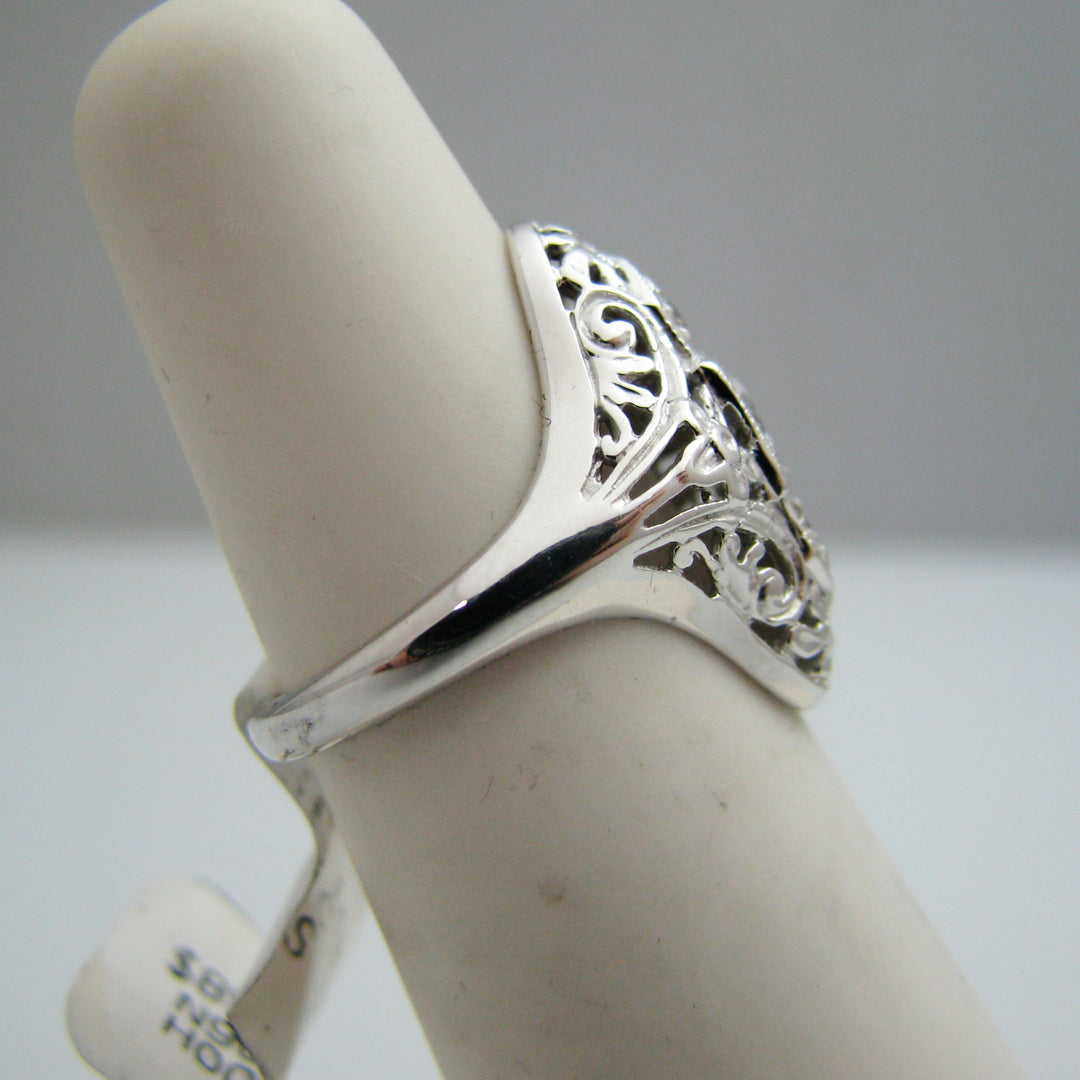 d970 Elegant 14k White Gold Diamond Ring
