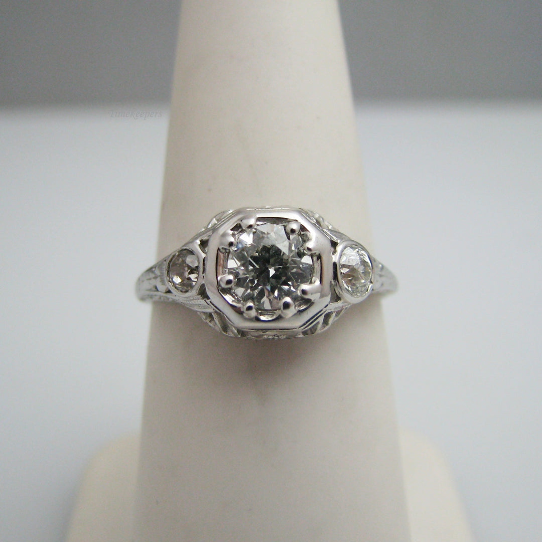 d983 Superb 18k White Gold Diamond Engagement Ring