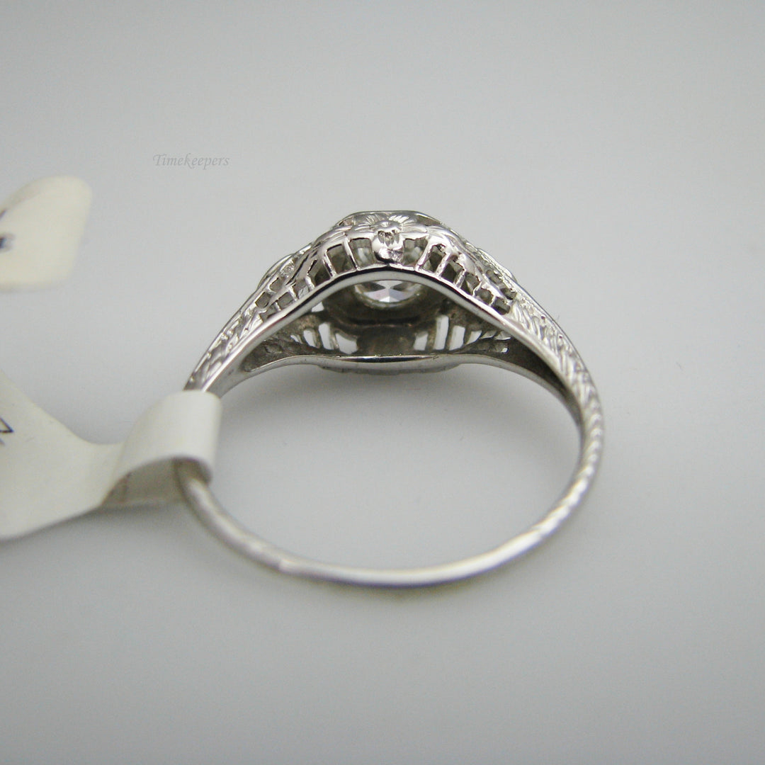 d983 Superb 18k White Gold Diamond Engagement Ring