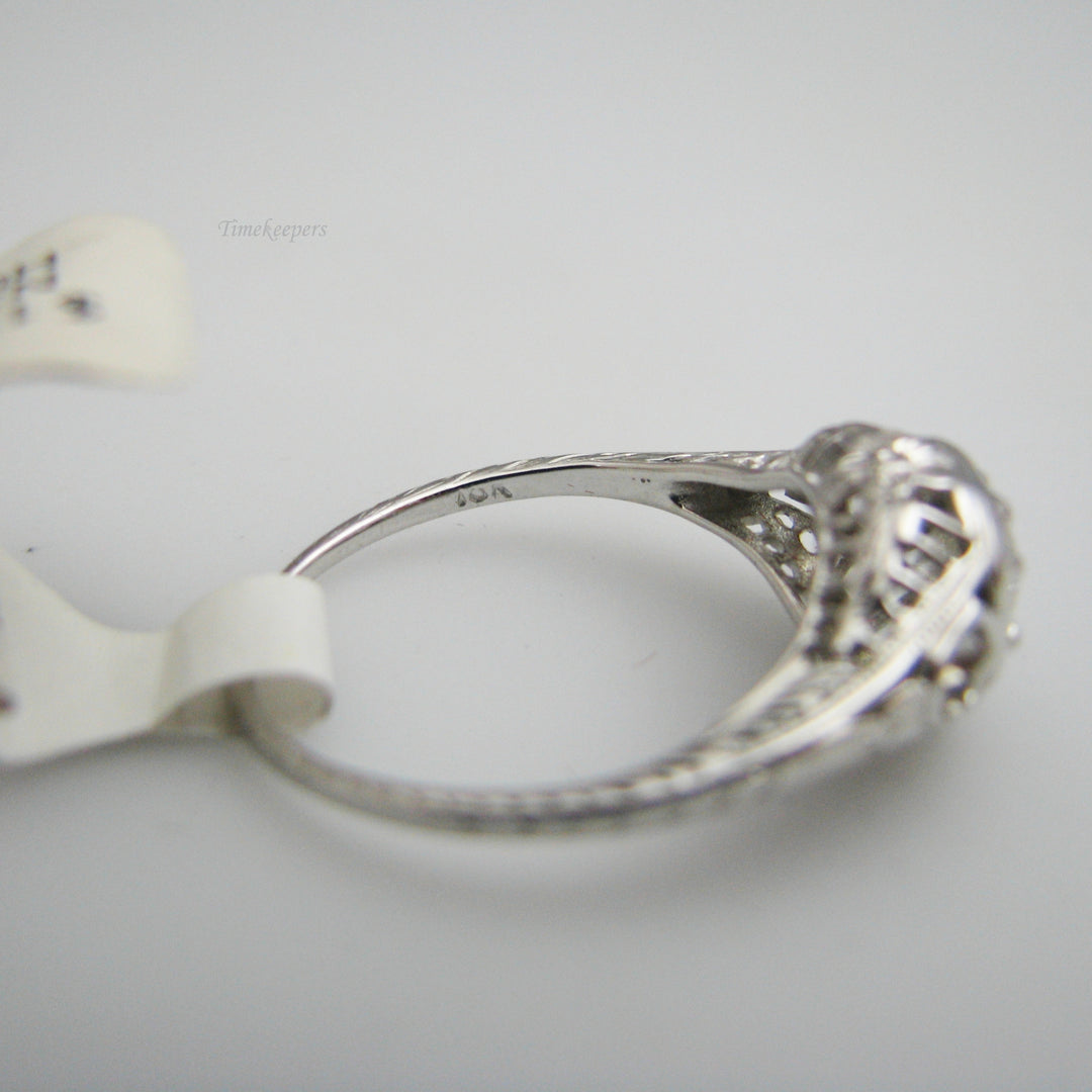 d983 Superb 18k White Gold Diamond Engagement Ring