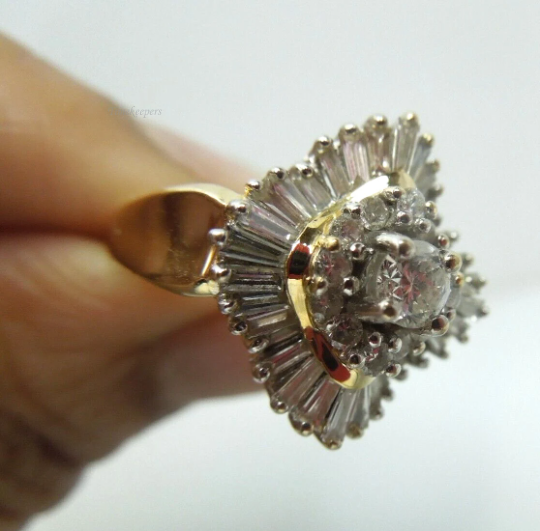 s855 14kt Solid Yellow Gold D-Color Diamond 1.09 cts Baguette Ring Size 7(US) Signed 