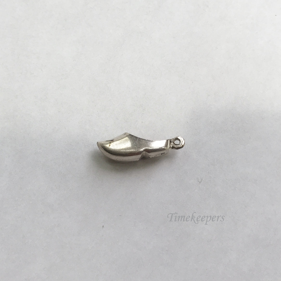e056 Vintage Sterling Silver Dutch Shoe Charm Pendant