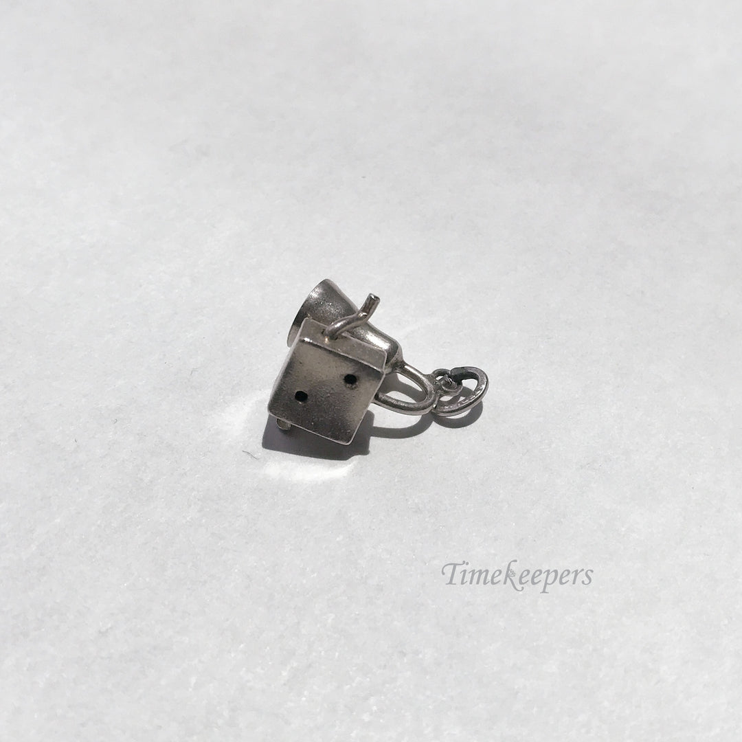 e063 Vintage Sterling Silver Old Fashion Gramophone Charm Pendant