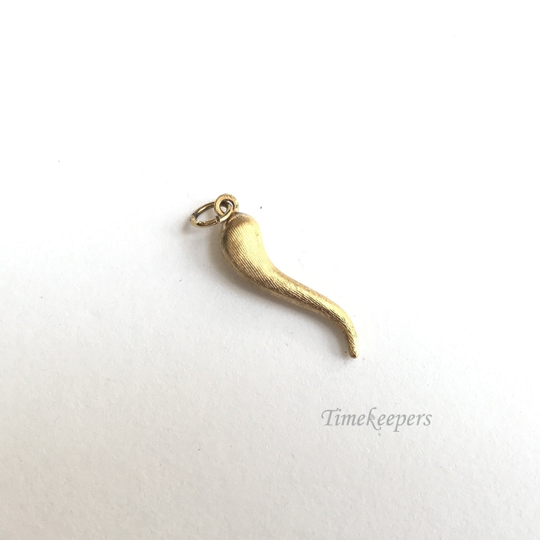 e261 Vintage Gold Filled Horn Pepper Charm Pendant