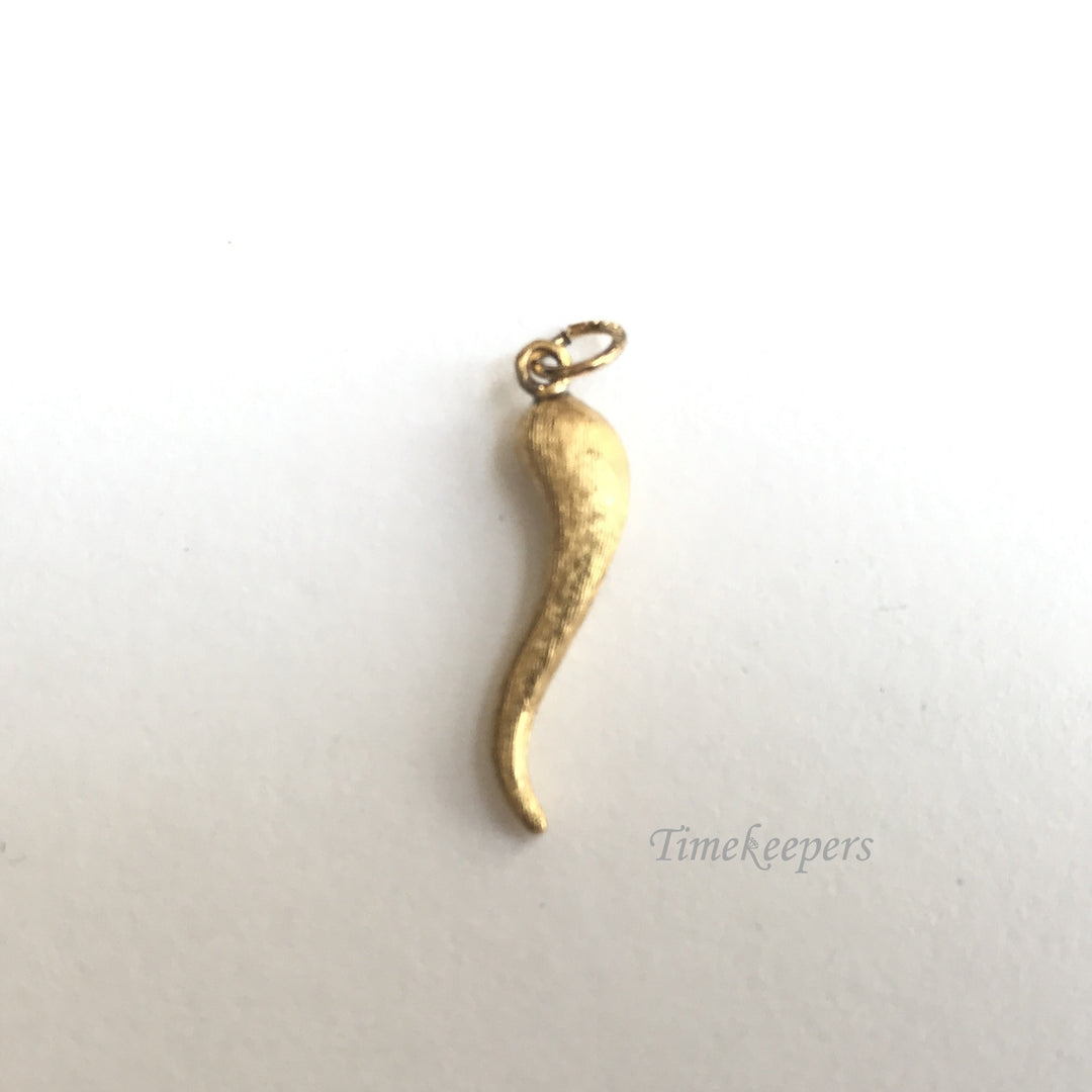 e261 Vintage Gold Filled Horn Pepper Charm Pendant
