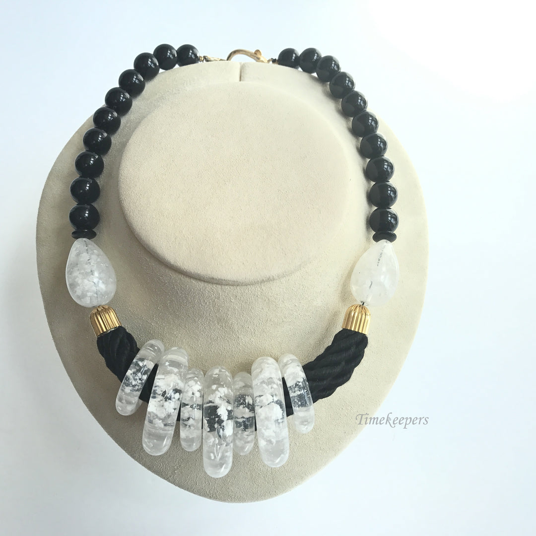 e307 Vintage Elegant Black White Beads Necklace