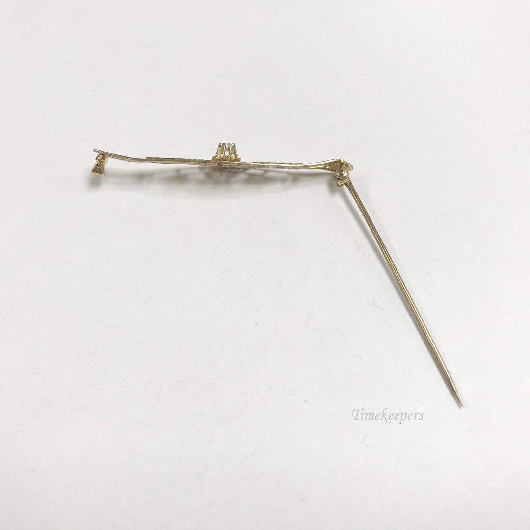 e803 Vintage Elegant 10K Yellow Gold White Diamond Filigree Pin Brooch