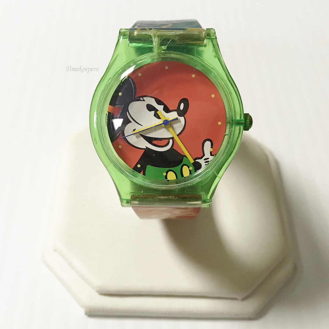 f133 NEW Vintage Limited Edition Mickey Mouse The Disney Store Wrist Watch