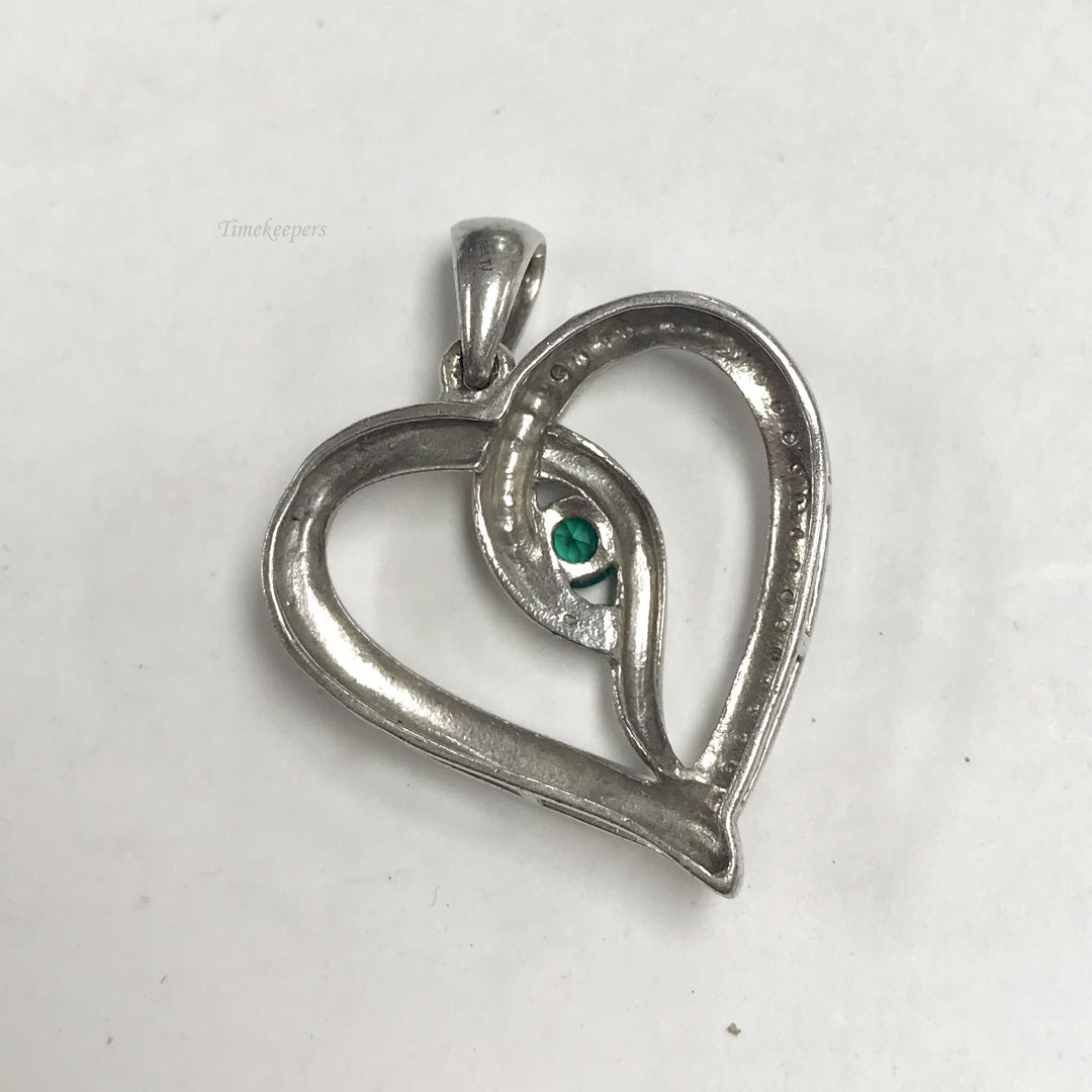 f151 Vintage Sterling Silver Heart Pendant Green Stone