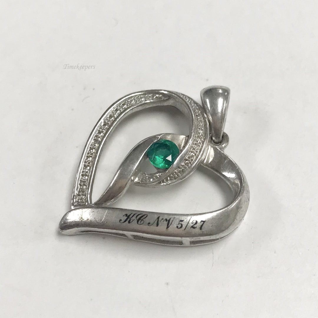 f151 Vintage Sterling Silver Heart Pendant Green Stone