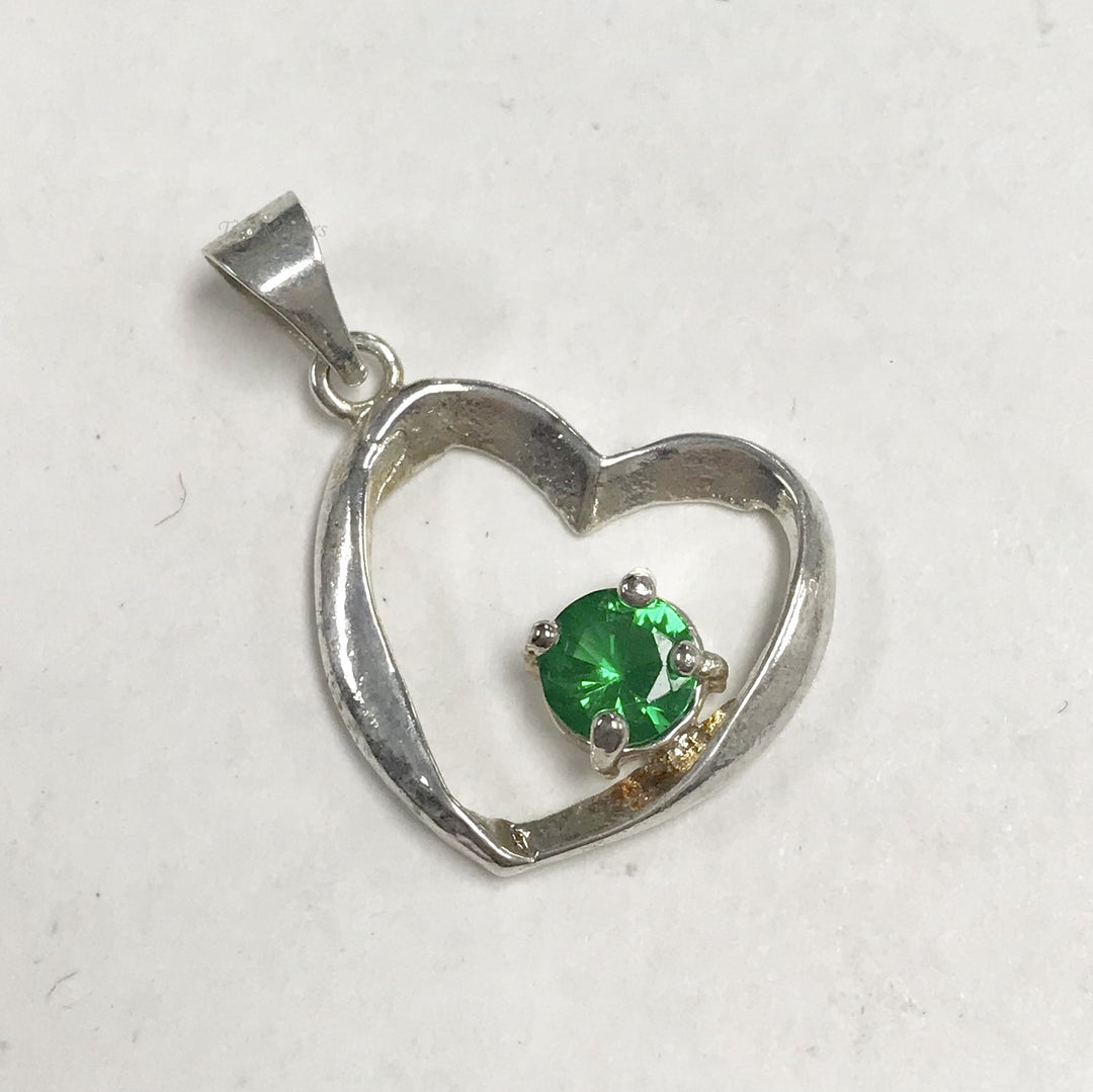 f153 Vintage Sterling Silver Heart with Green Stone Charm Pendant