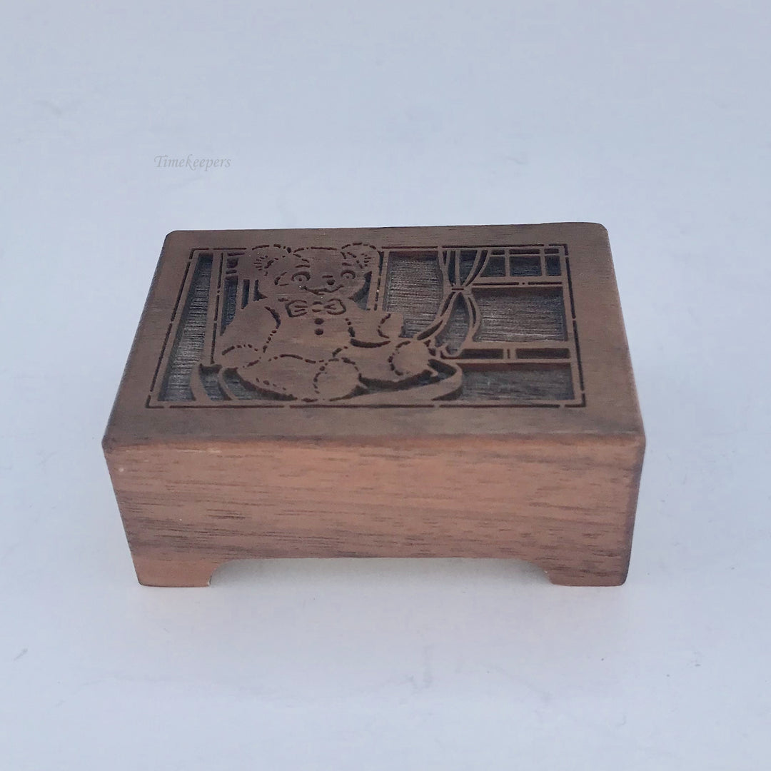 f203 Vintage Original Carved Wood Teddy Bear "It's a small world" Music Box