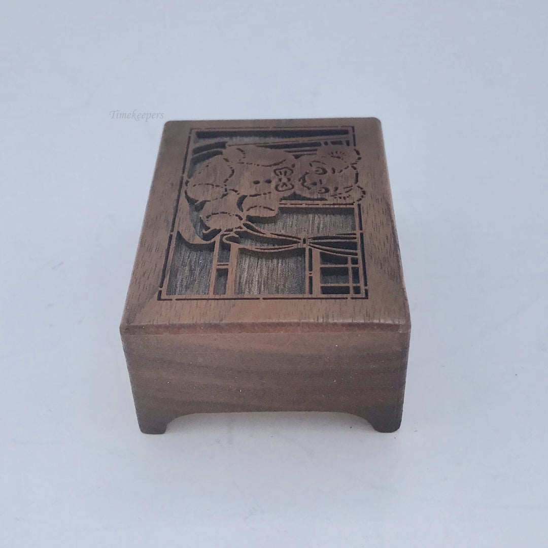 f203 Vintage Original Carved Wood Teddy Bear "It's a small world" Music Box