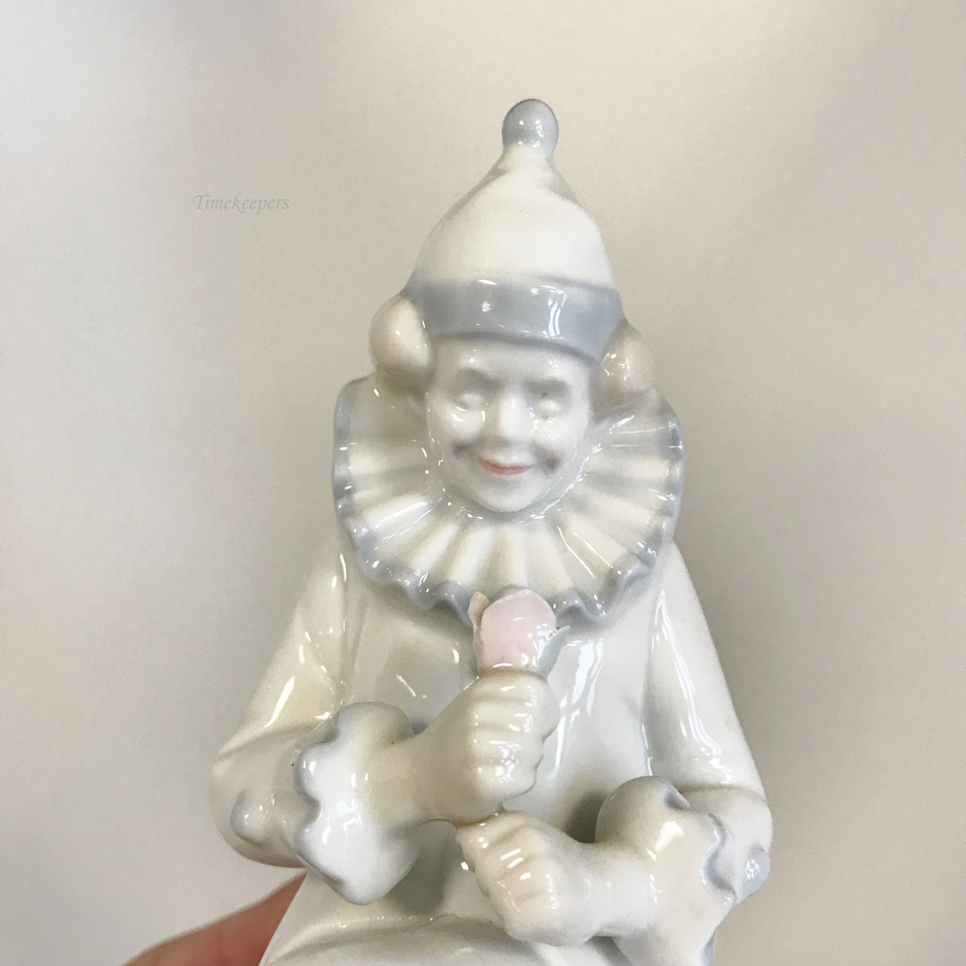 f218 Vintage Arnart 1986 Musical Box Porcelain Harlequin