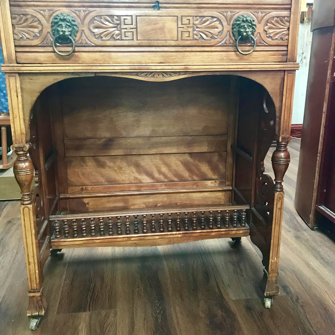 f250 Antique Victorian Era Secretair Oak Office Furniture Desk with a Key