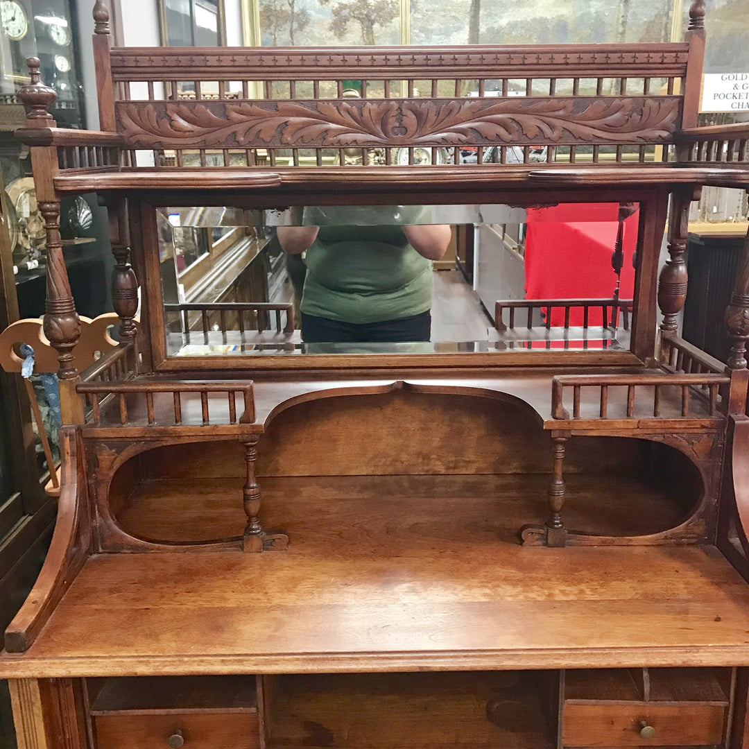 f250 Antique Victorian Era Secretair Oak Office Furniture Desk with a Key