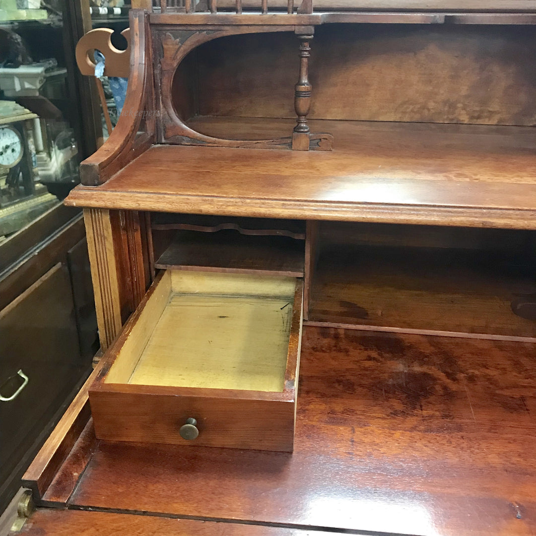 f250 Antique Victorian Era Secretair Oak Office Furniture Desk with a Key