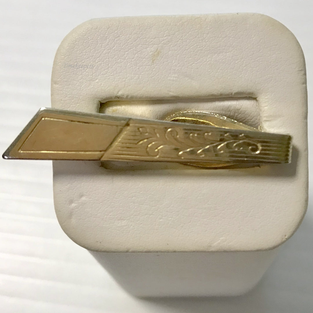 f362 Vintage Gold Tone Carved Ornament Men's Tie Clip Clasp