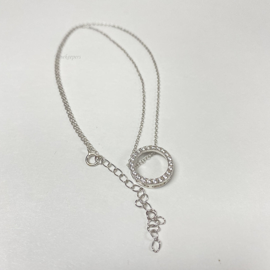 f511 Vintage Sterling Silver Round Pendant 16" Chain Necklace