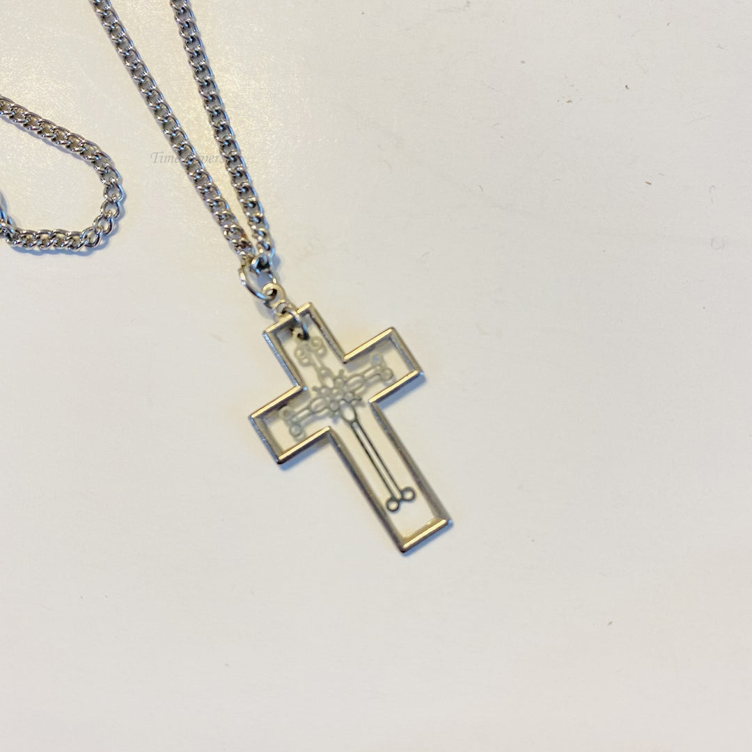 f589 Vintage Stainless Steel Chain Necklace 18" Filigree Cross Pendant
