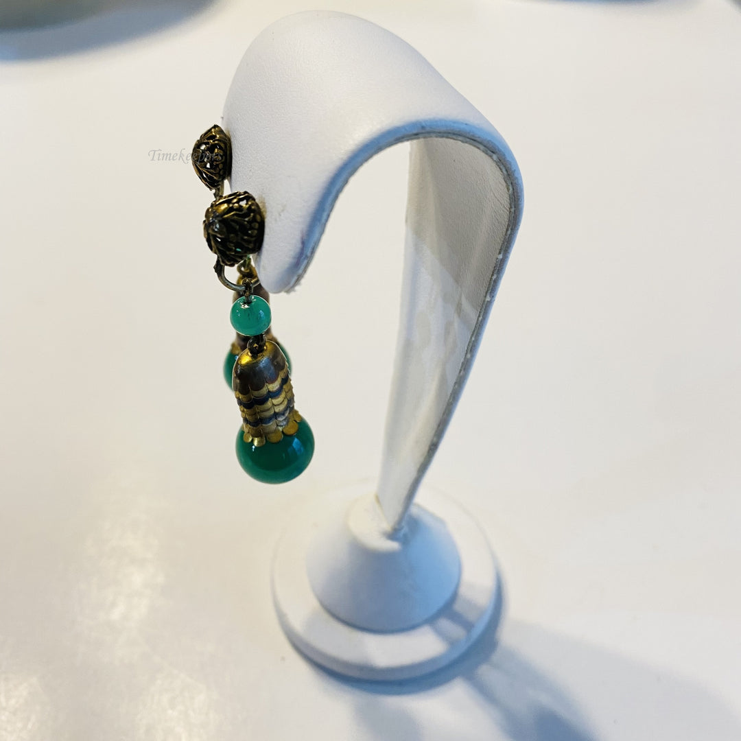 f595 Vintage Gold Tone Green Jade Dangle Screw-on Earrings