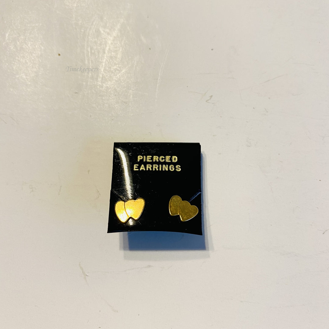 f598 Vintage Gold Tone Hearts Shaped Screw back pierced Earrings