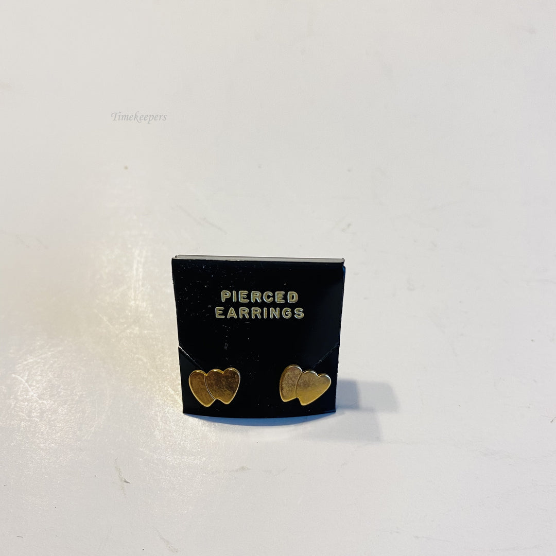 f598 Vintage Gold Tone Hearts Shaped Screw back pierced Earrings