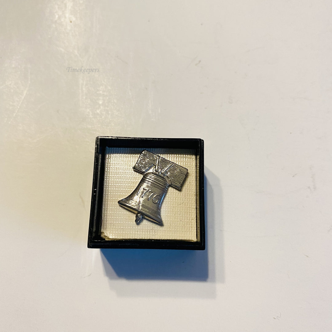 f601 Vintage Silver Tone Screw Back liberty Bell Tie Tack with chained Button Bar 1776