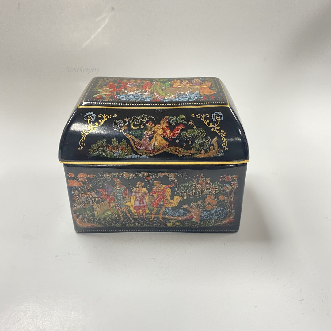 f641 Vintage USSR Porcelain Trinket Box Art Collectible Enchanted Princess Frog