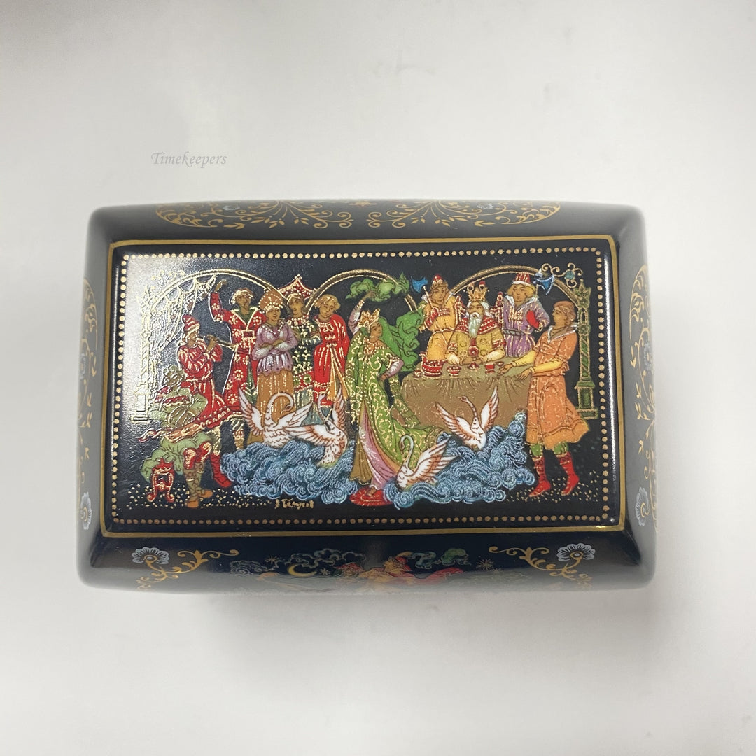 f641 Vintage USSR Porcelain Trinket Box Art Collectible Enchanted Princess Frog