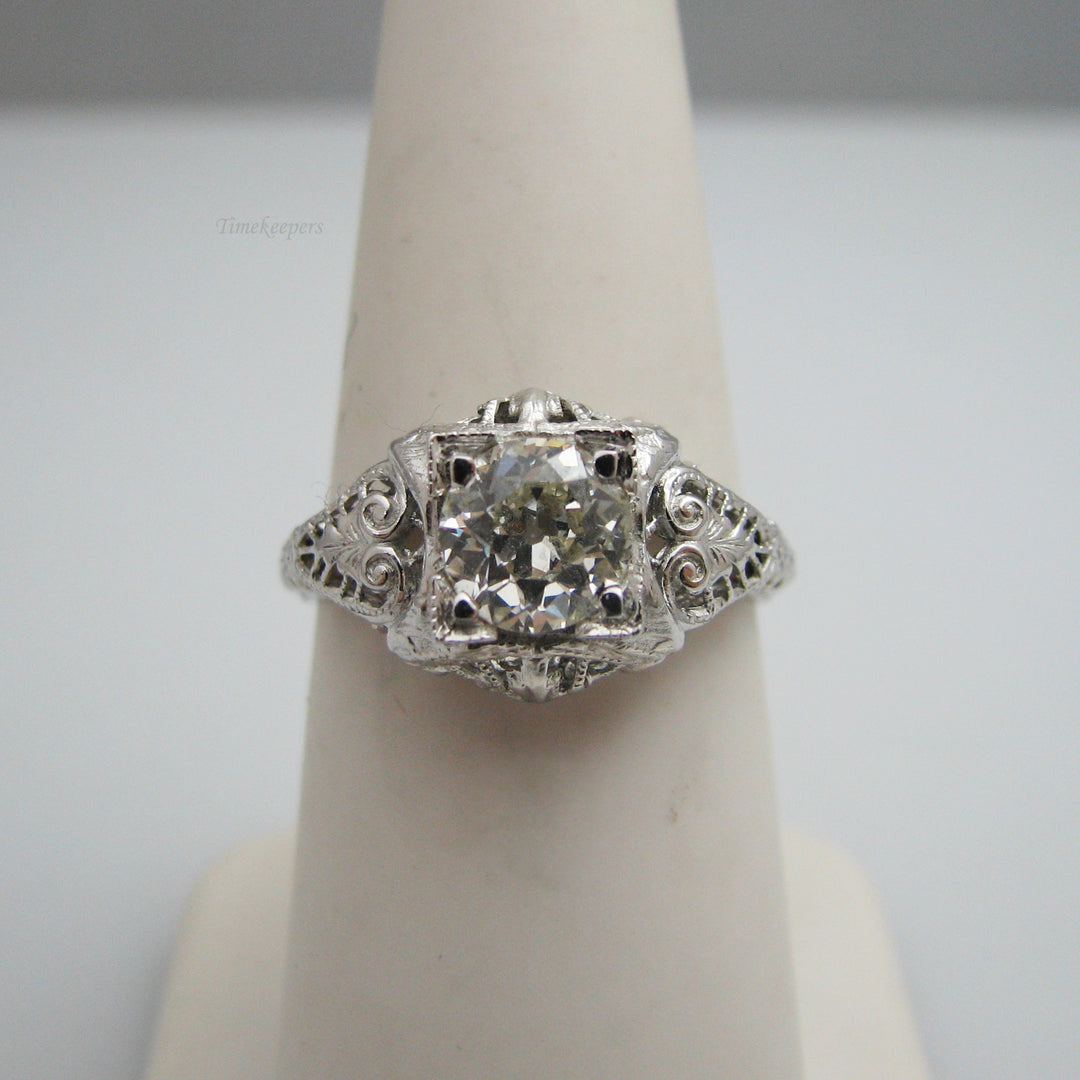 g003 Dazzling 18kt White Gold Diamond Engagement Ring