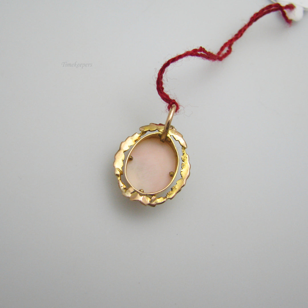 g011 Lovely 10k Yellow Gold Cameo Pendant