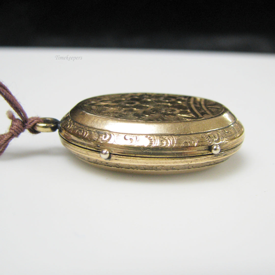 g034 Elegant 9k Yellow Gold Vintage Locket