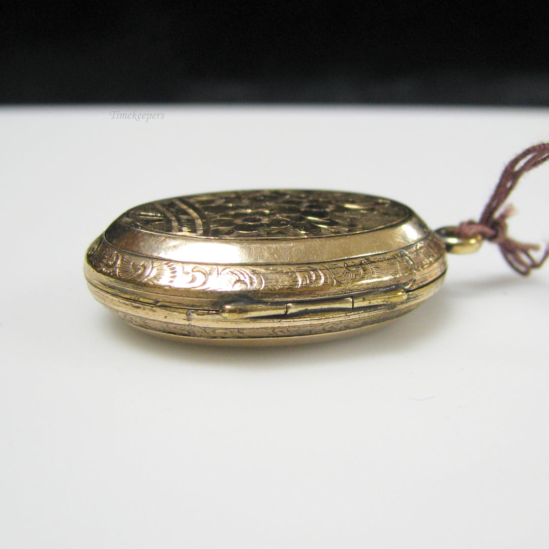 g034 Elegant 9k Yellow Gold Vintage Locket