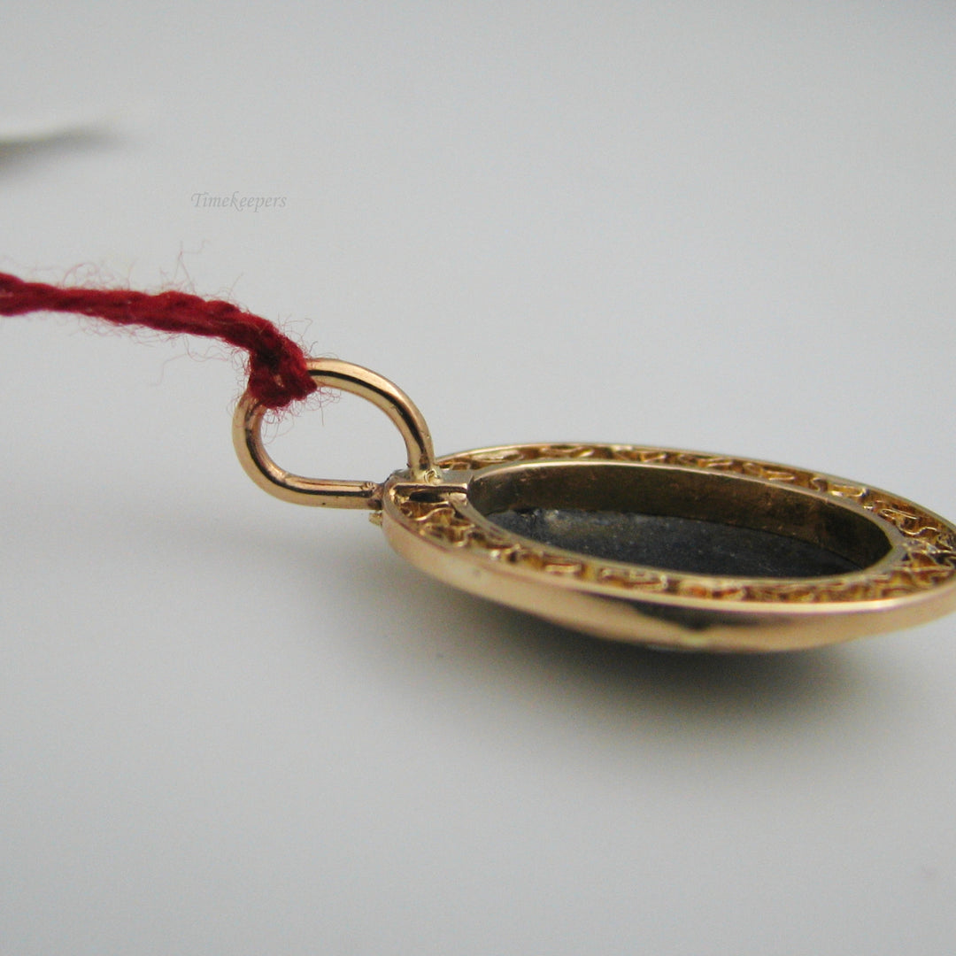 g076 10k Yellow Gold Painted Pendant