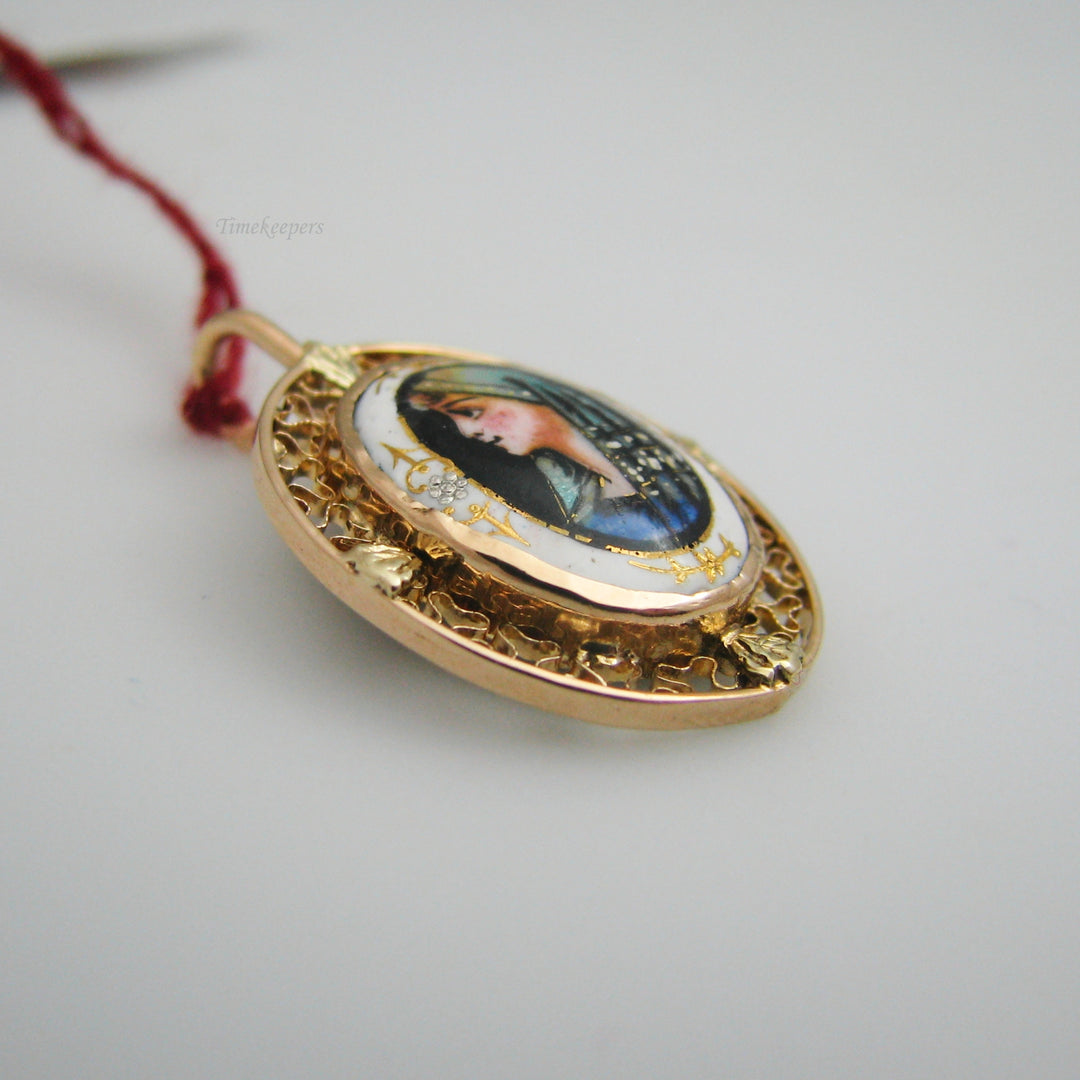 g076 10k Yellow Gold Painted Pendant