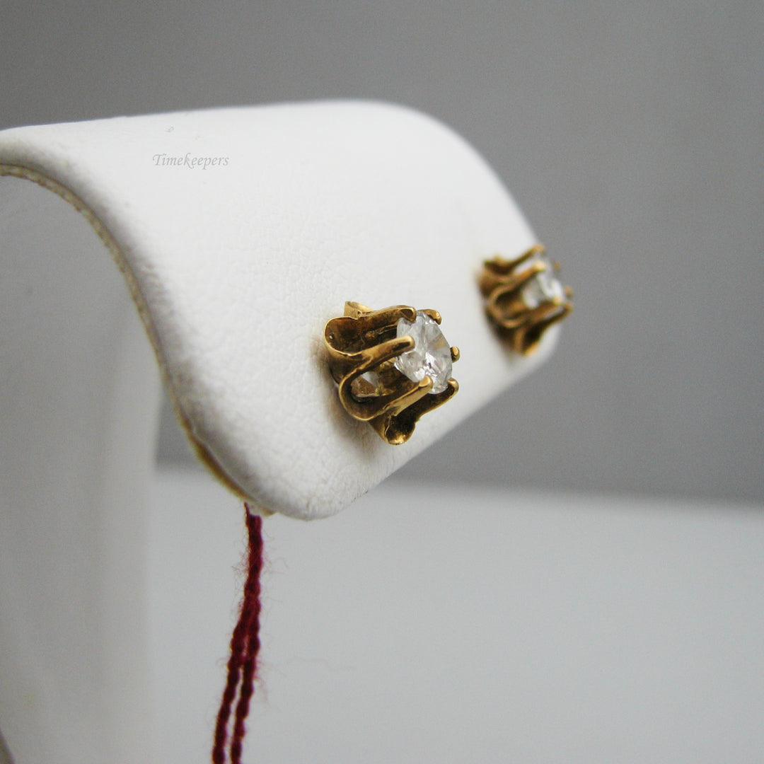 g116 Beautiful 14k Yellow Gold Diamond Buttercup Earrings