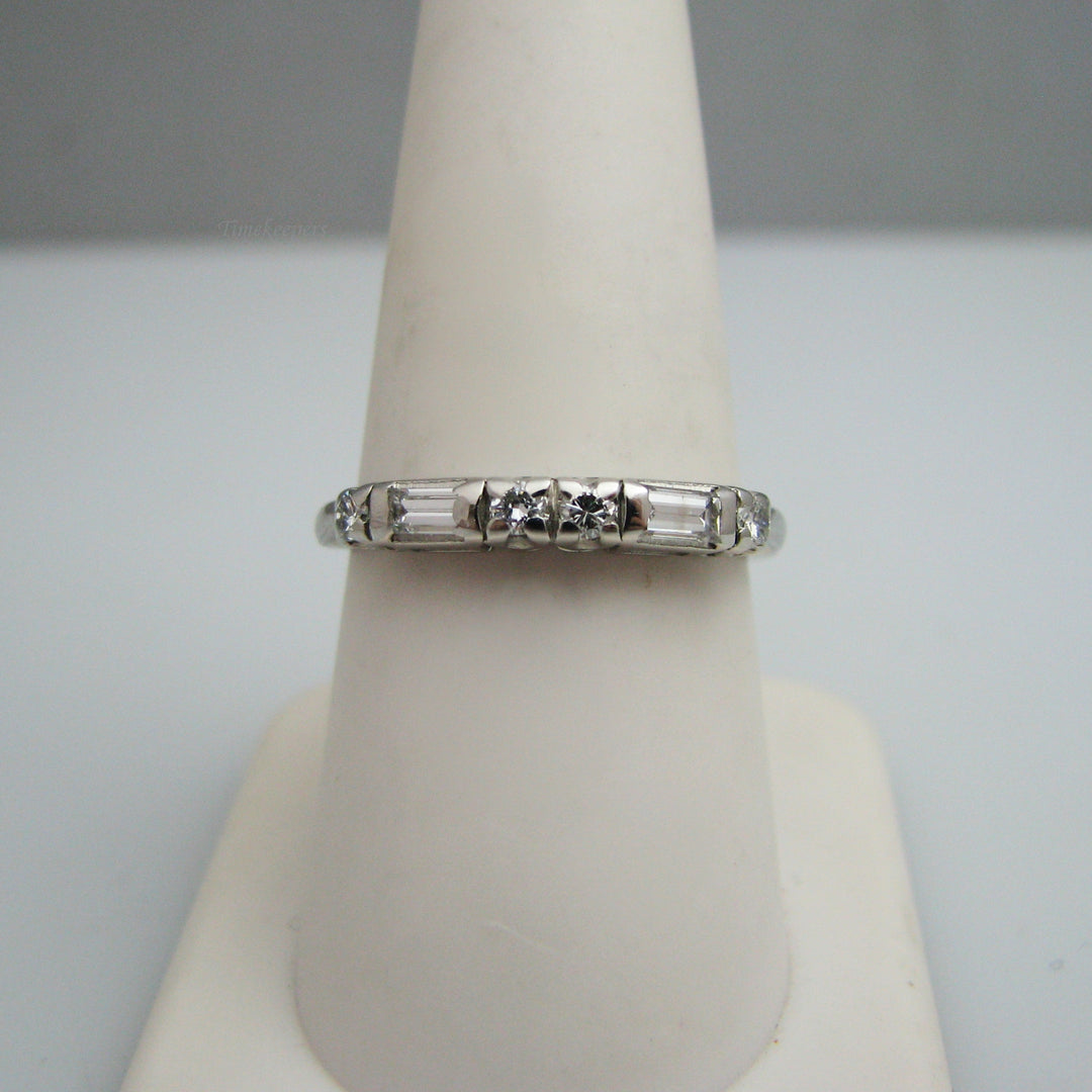 g126 Gorgeous Platinum Diamond Wedding Ring