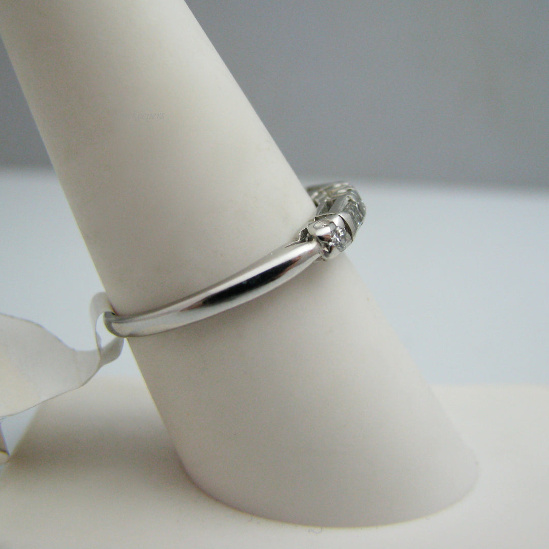 g126 Gorgeous Platinum Diamond Wedding Ring