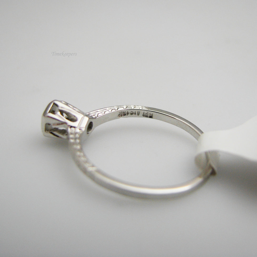 g129 Stunning 18k White Gold Diamond Engagement Ring