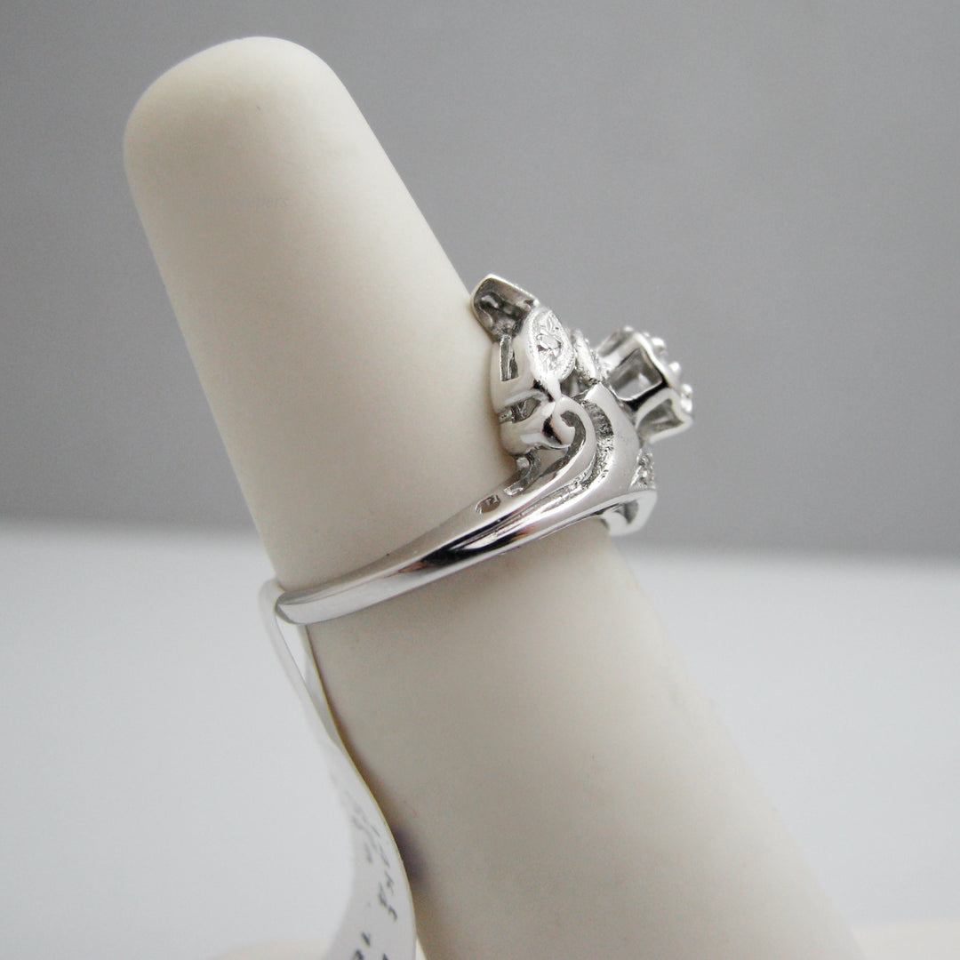 g133 Unique 14k White Gold Diamond Engagement Ring