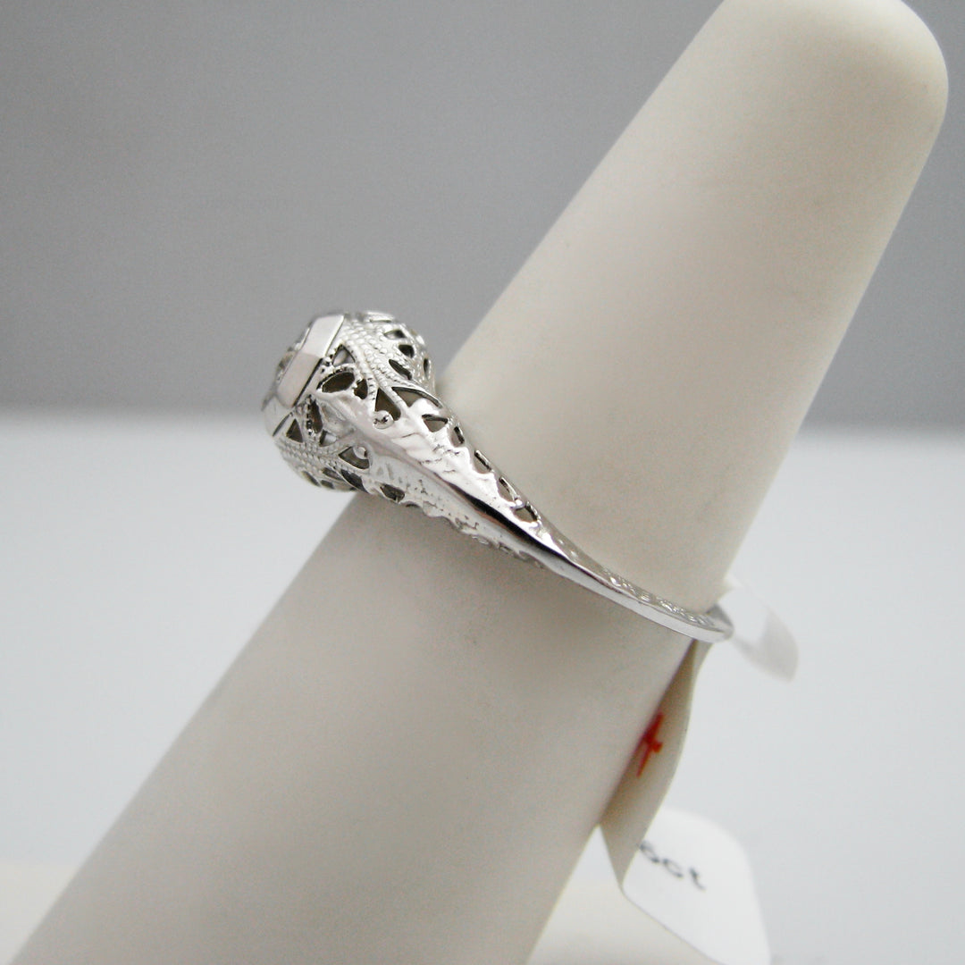 g134 Elegant 14k White Gold Diamond Engagement Ring