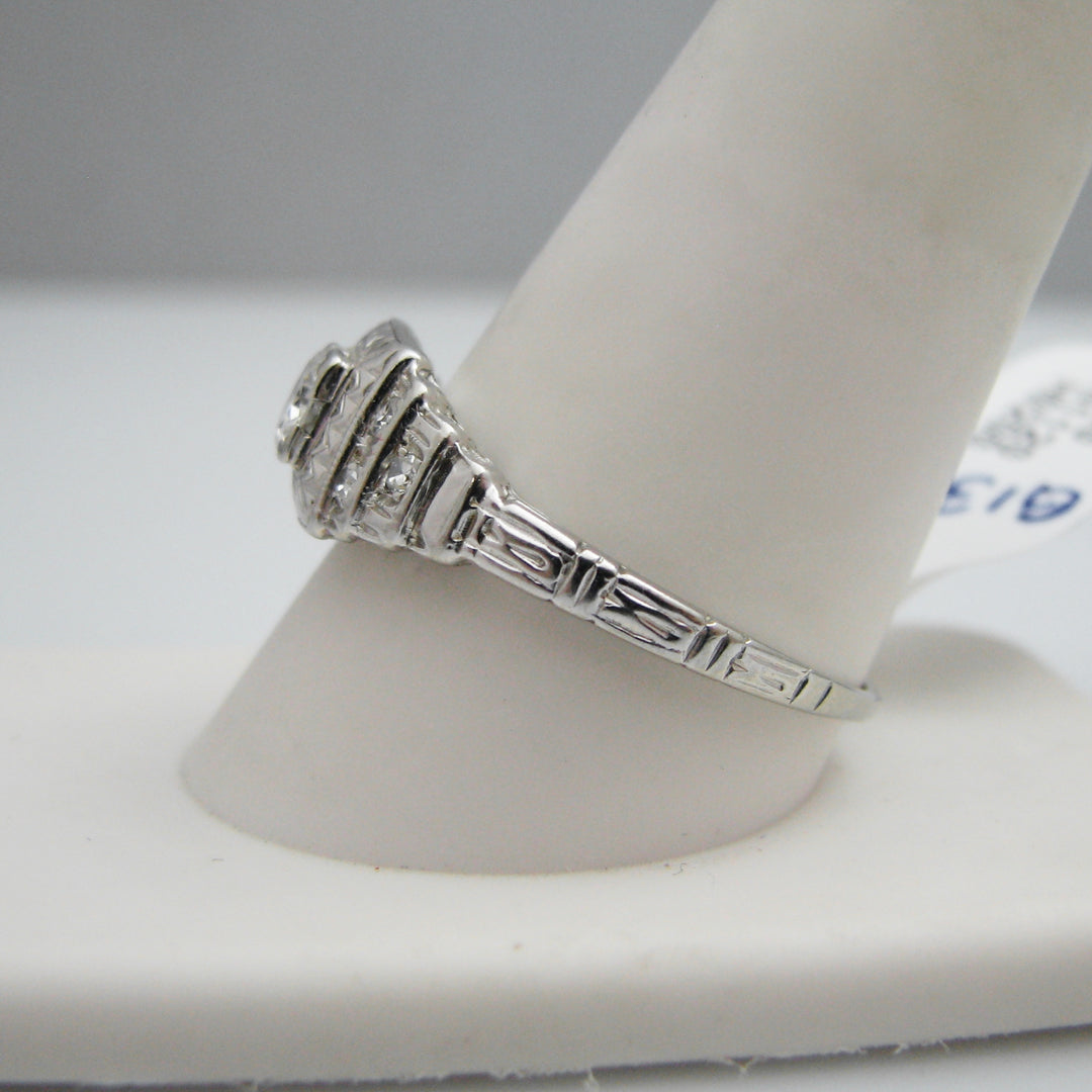 g135 Brilliant 18k White Gold Diamond Engagement Ring