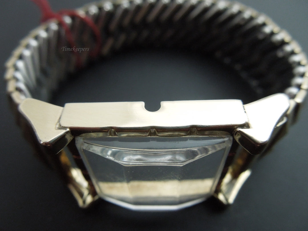 g346 Very Beautiful Delta Woman's Watch with 17 Jewels