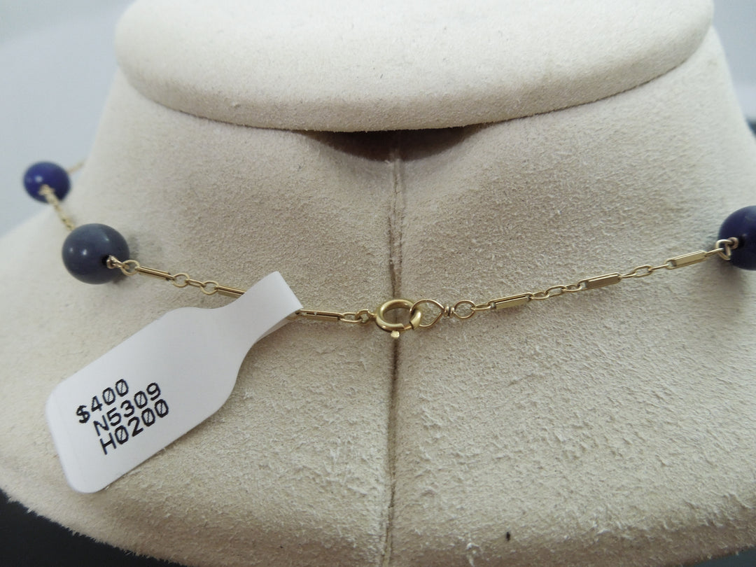g400 Beautiful Necklace with Lapis Lazuli on a Delicate 14kt Yellow Gold Chain