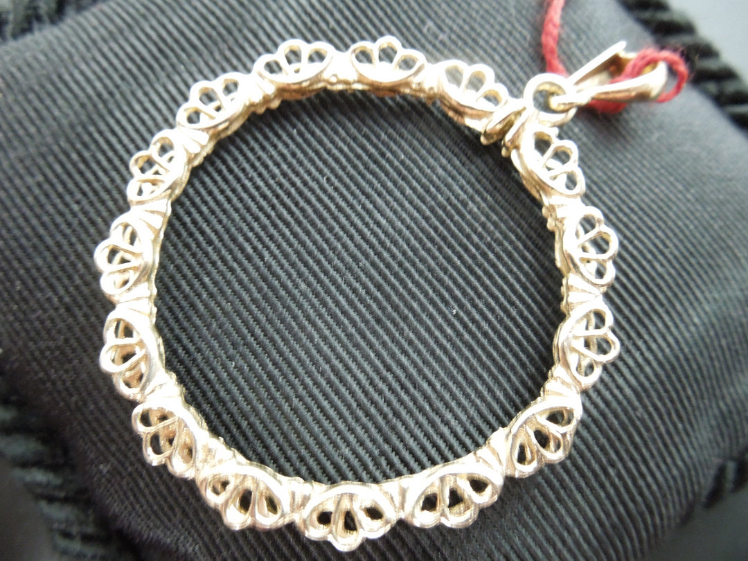 g441 Beautiful 14kt Yellow Gold Coin Bezel with Bail