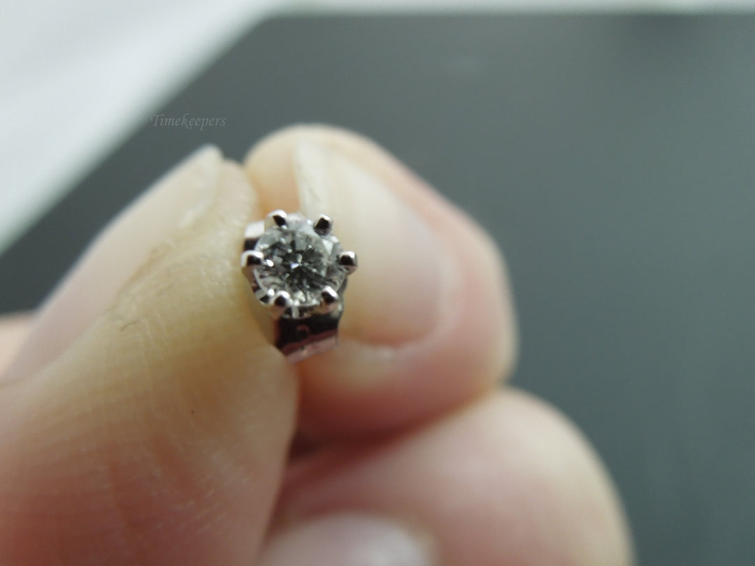 g444 Classic White Gold .24 tcw Round Diamond Stud Earrings