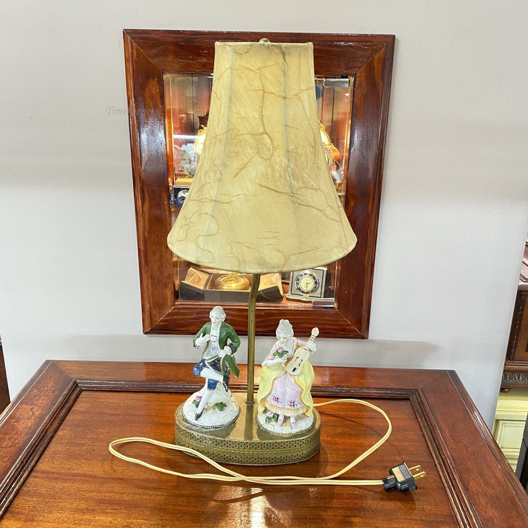 m053 Vintage Collectible Ceramic Figurines Desk Electric Lamp