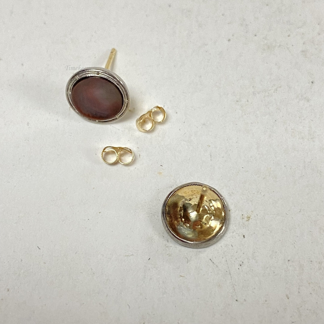 m076 Vintage 14K Gold Silver Tone Mother of Pearl Screw Back Earrings