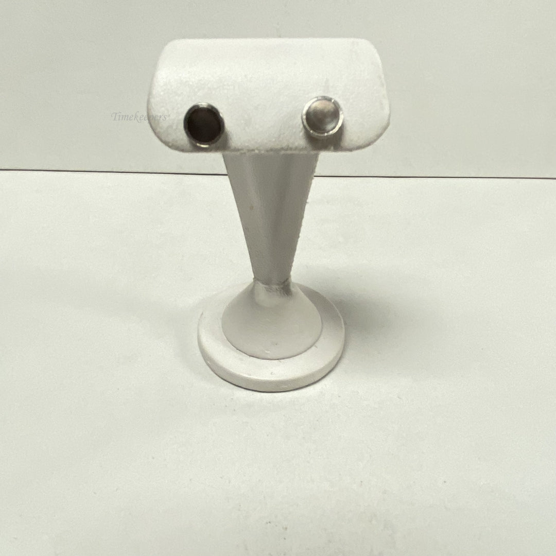 m075 Vintage Gold Silver Tone Mother of Pearl Screw Back Earrings